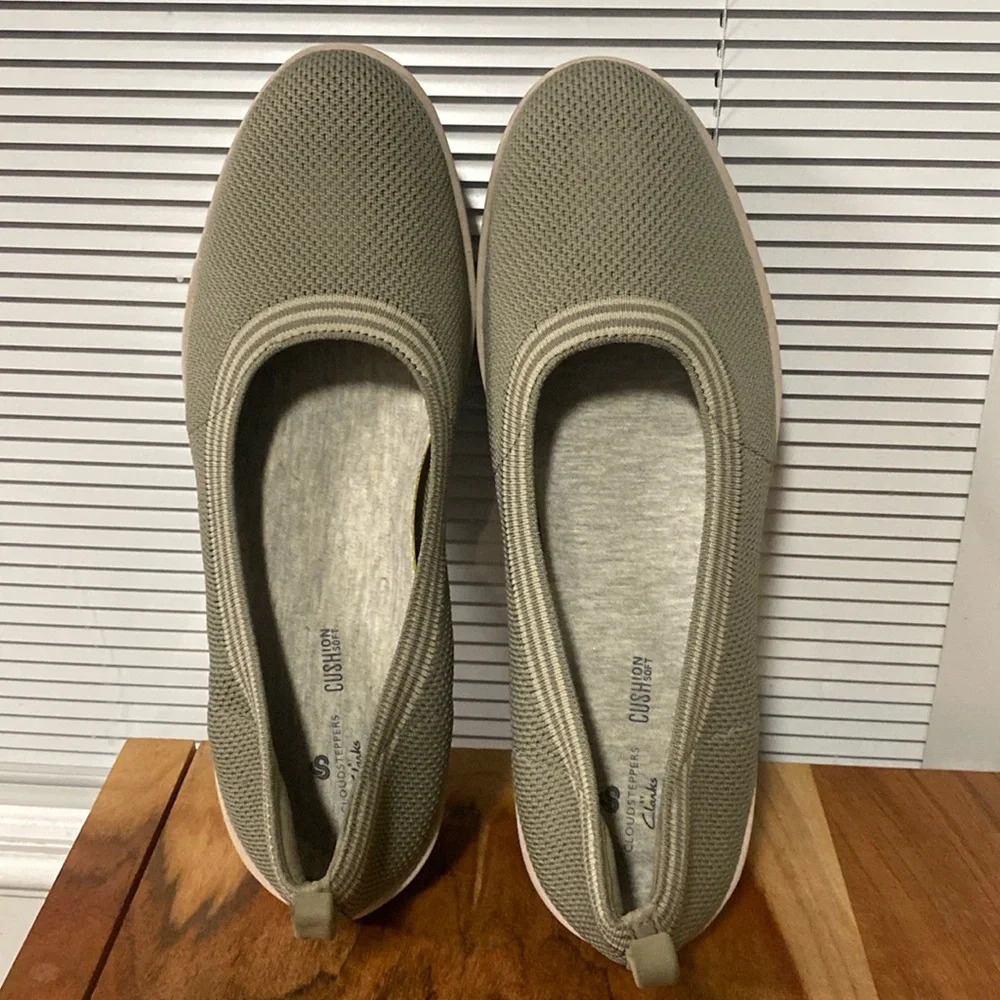 Cloudsteppers By Clarks - Soft Cushion - Light Gr… - image 1